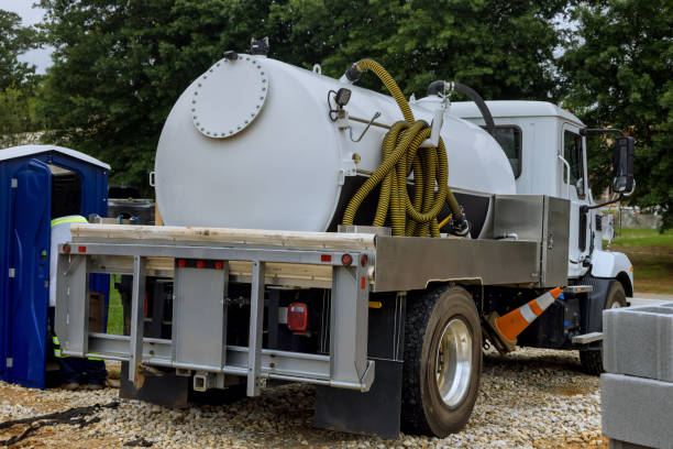 Portable Toilet Options We Offer in Smithville, TX